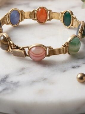 Absolutely gorgeous. 1 / 20.  12kt. GF.  Vintage scarab bracelet